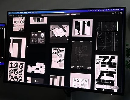 Imagem ilustrativa de monitor com composições gráficas